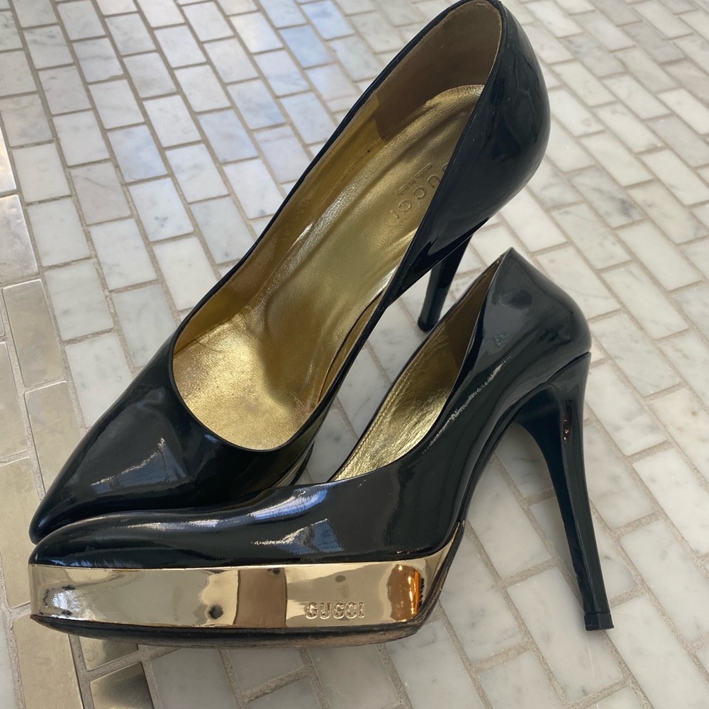 Gucci platform pump size 37 pre-worn but in great condition